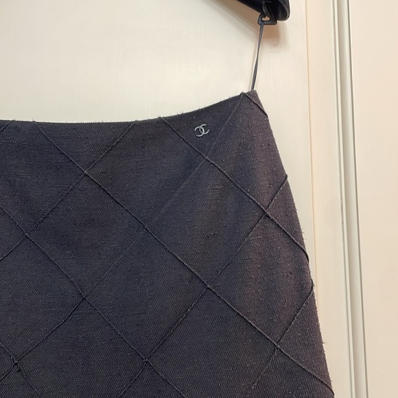 CHANEL Matelasse motif Coco mark skirt - Picture 5 of 8